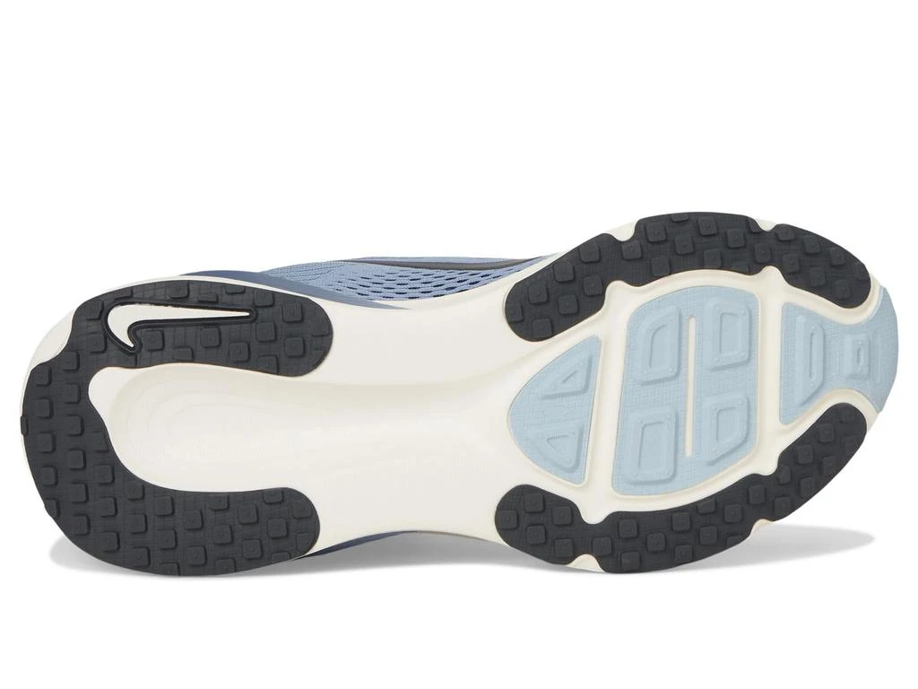 NIKE Vomero 18 3