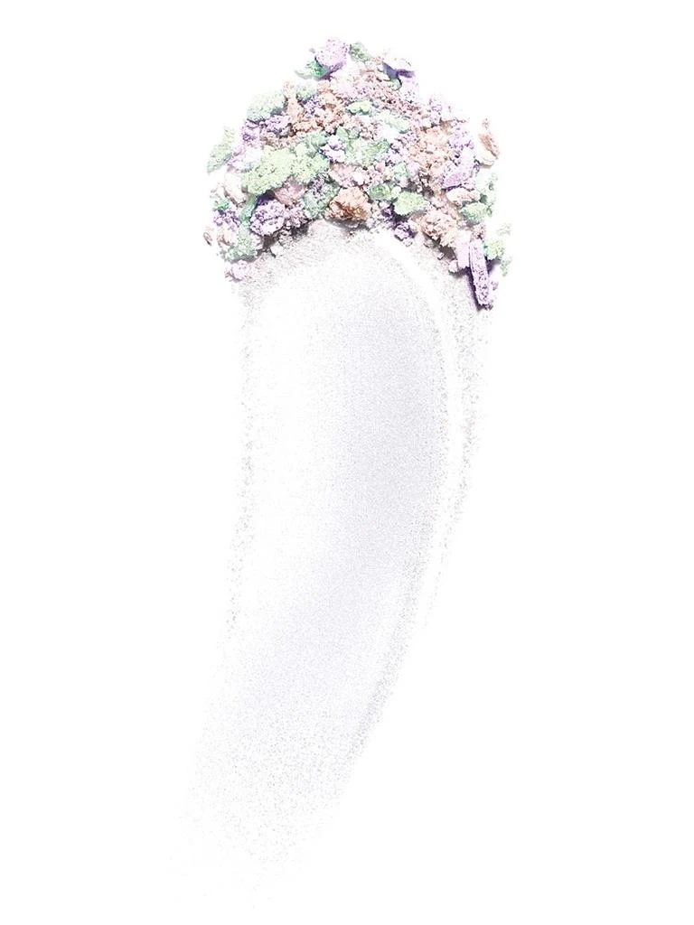 Cle de Peau Luminizing Face Enhancer Powder 2