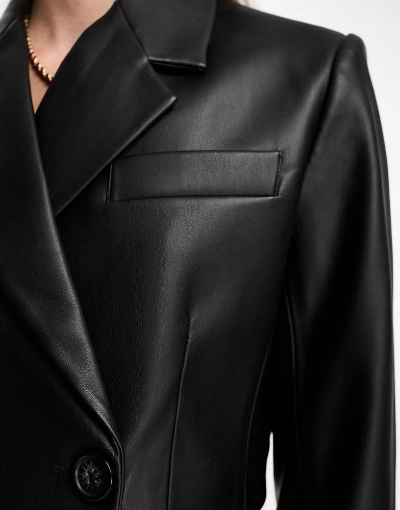 Pull&Bear Pull&Bear cropped faux leather blazer in black 2