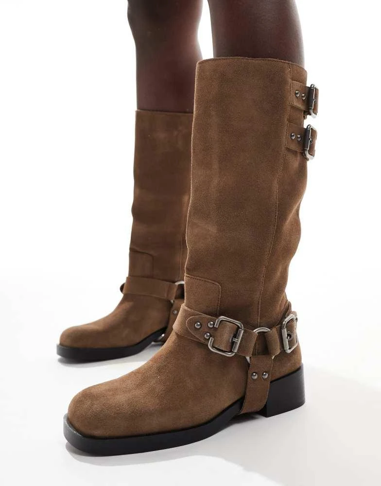 Stradivarius Stradivarius leather biker boot in beige 1