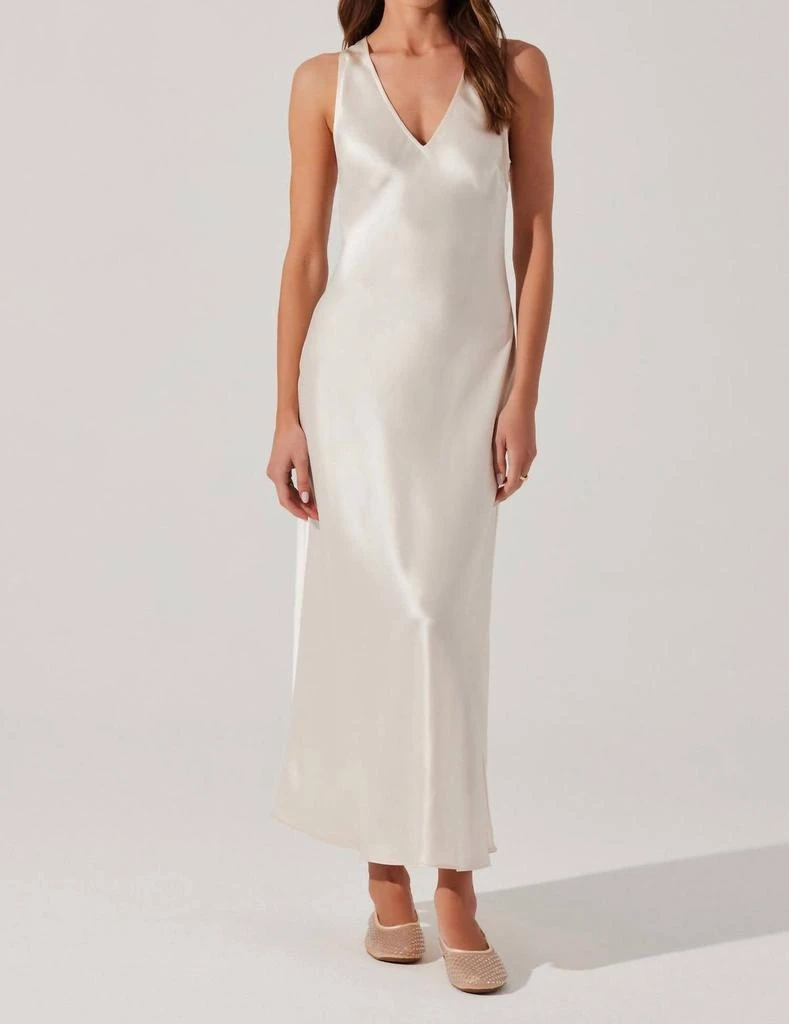 ASOS ASOS DESIGN linen blend halter maxi dress in sage green - Dresses & Skirts - Compare Prices from 5+ Stores - BeyondStyle ASOS ASOS DESIGN linen blend halter maxi dress in sage green - Dresses & Skirts - Compare Prices from 5+ Stores - BeyondStyle