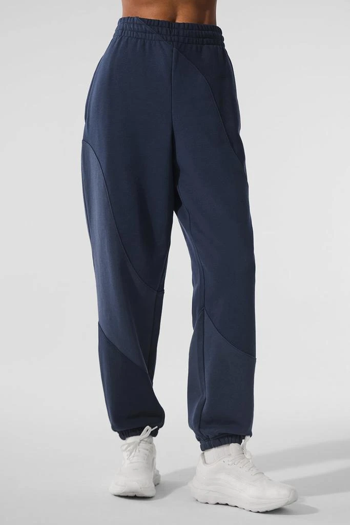 Alo Make Waves Sweatpant - Navy Tonal 4