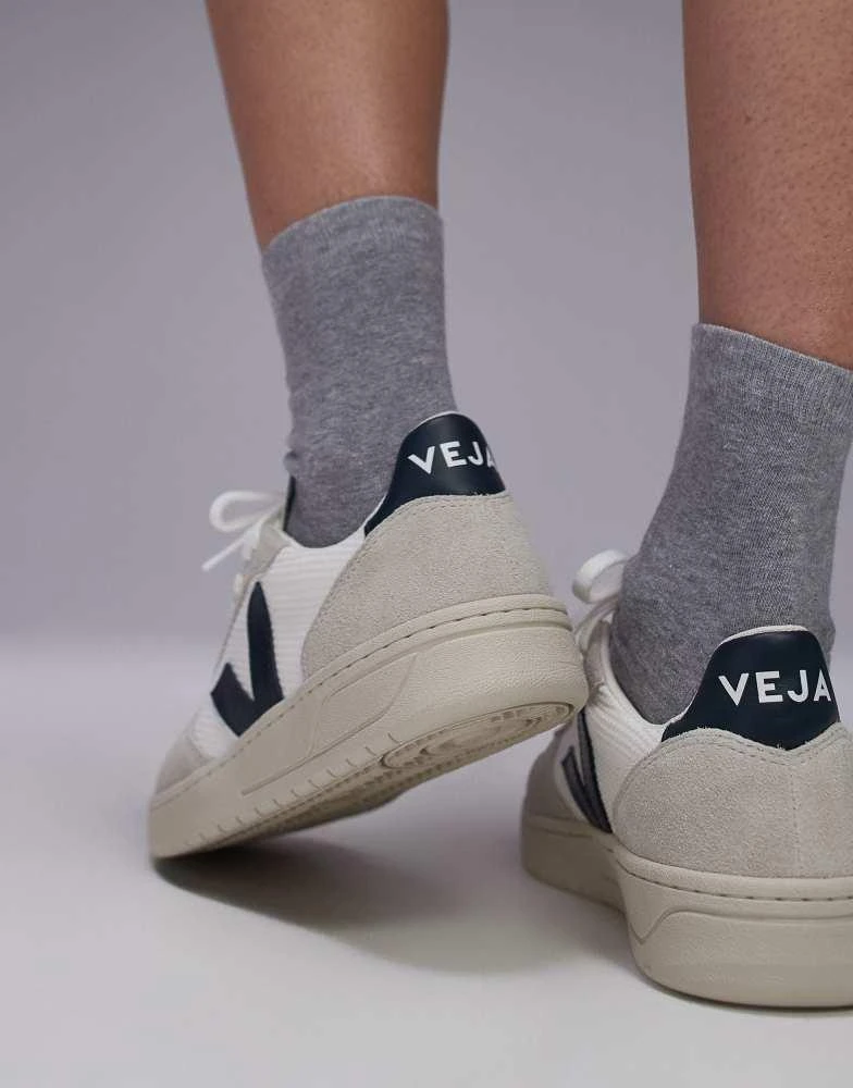 Veja VEJA V-10 suede trainer in white nautico b mesh 5