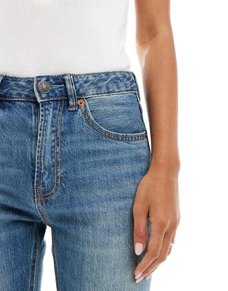 Stradivarius Stradivarius straight leg jeans in vintage wash 4