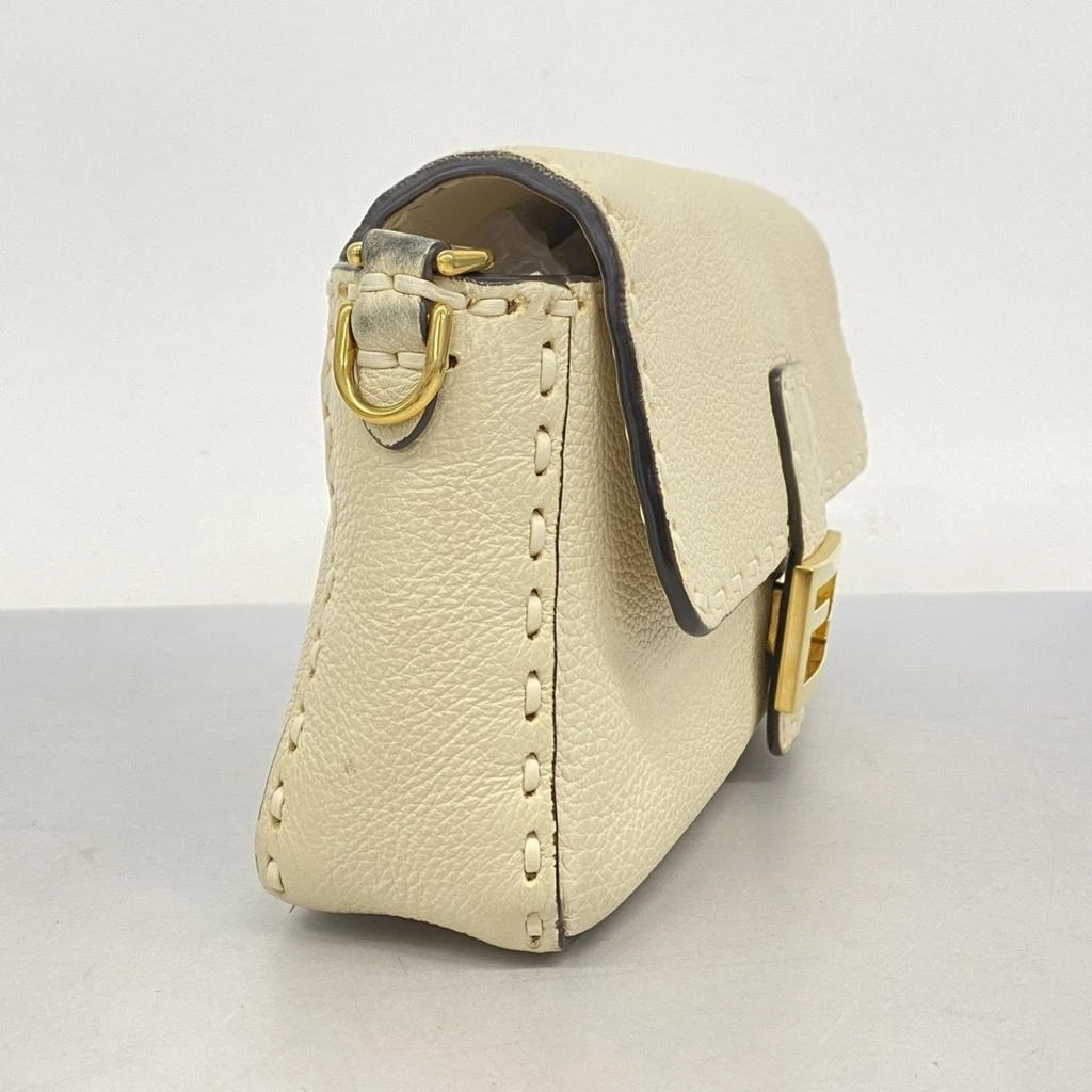 Fendi Leather Shoulder Bag (Pre-Owned) 2