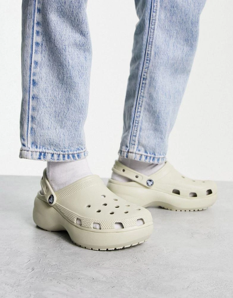 Crocs Crocs classic platform clogs in bone 1