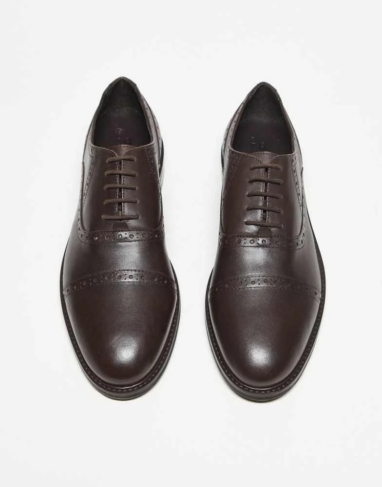ASOS ASOS DESIGN lace up oxford shoes in brown leather with brogue detailing 2