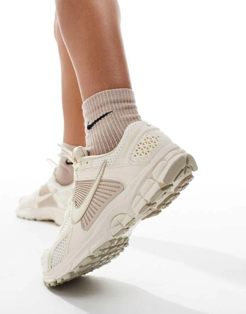 NIKE Nike Zoom Vomero 5 trainers in off white 5
