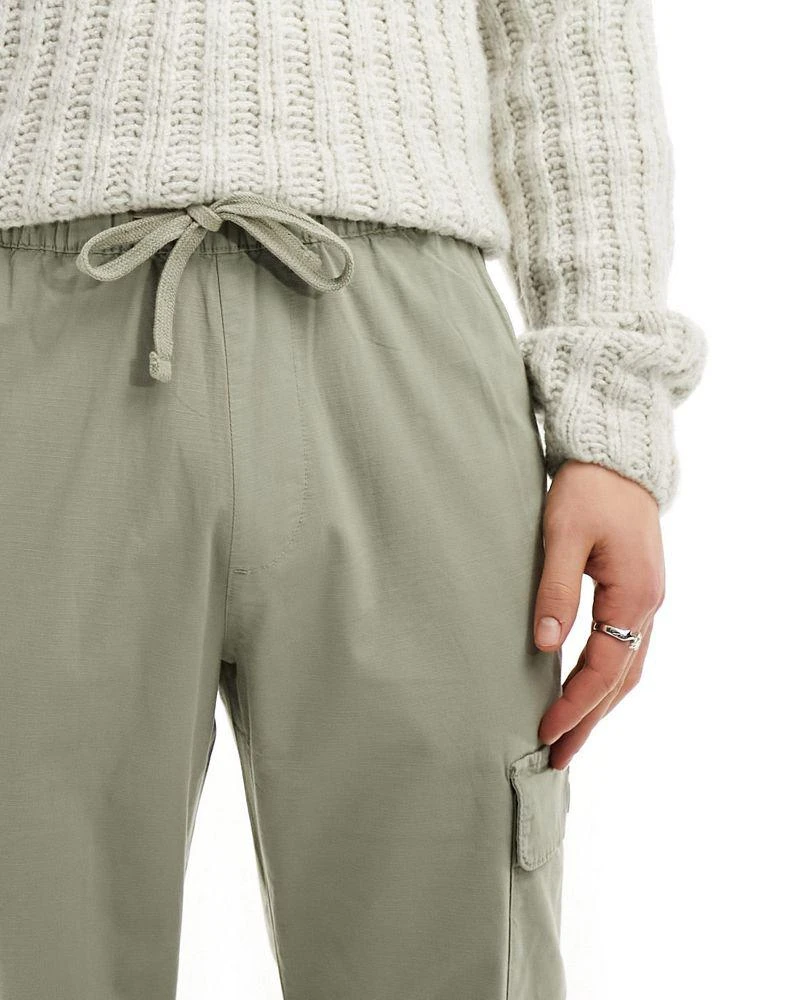 Bershka Bershka ripstop wide leg cargo in khaki 4