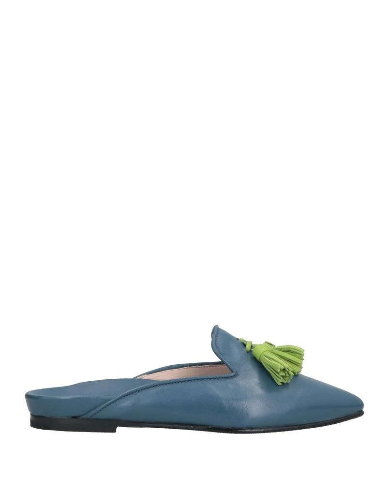 1725.A Mules and clogs 1