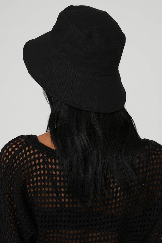 Alo Weekender Bucket Hat - Candy Red 4