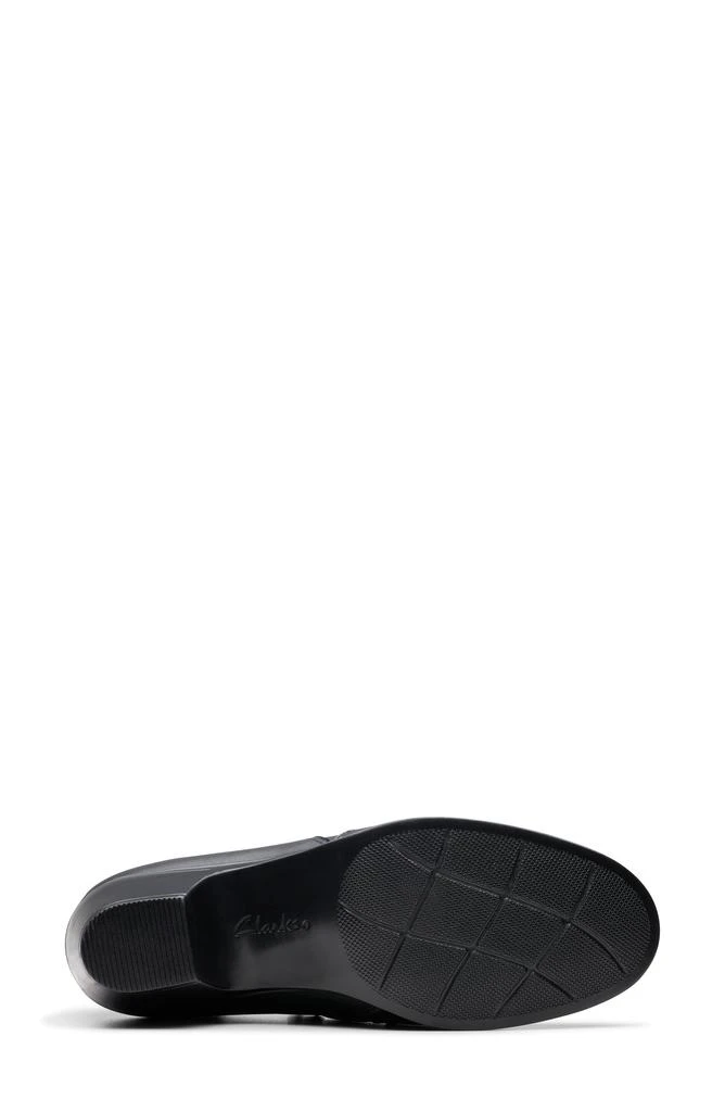Clarks Emily Reyna Bootie 5