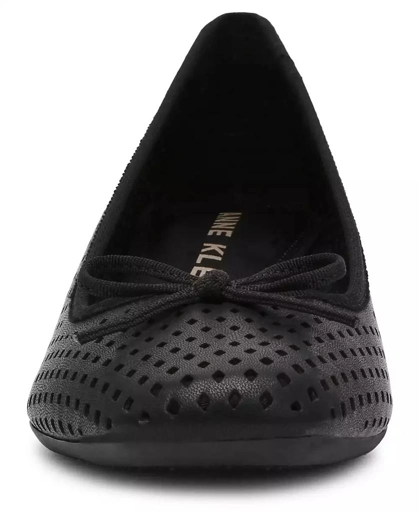 Anne Klein Women's Winslet Perforated Wedge Pumps 7