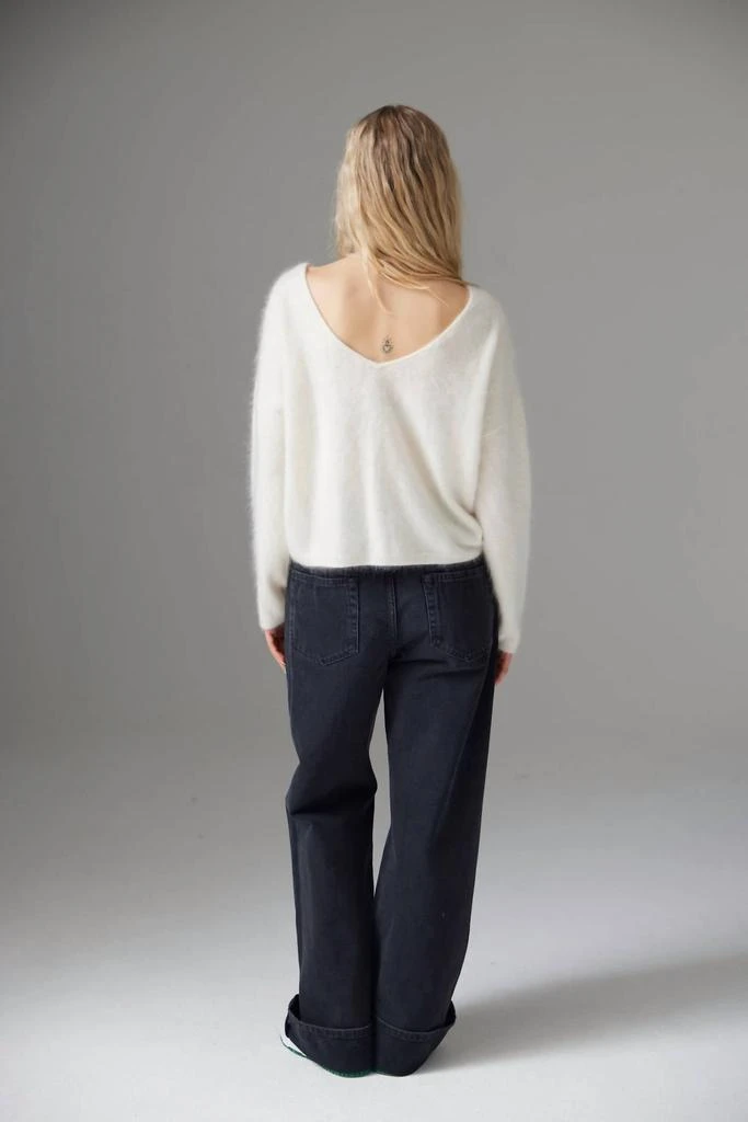 CRUSH CASHMERE Brushed Nala Sexy Back In Snow 3