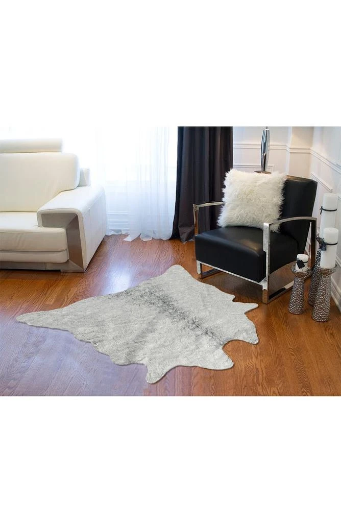 LUXE Grey Faux Cowhide Rug - 4.25 ft x 5ft 2