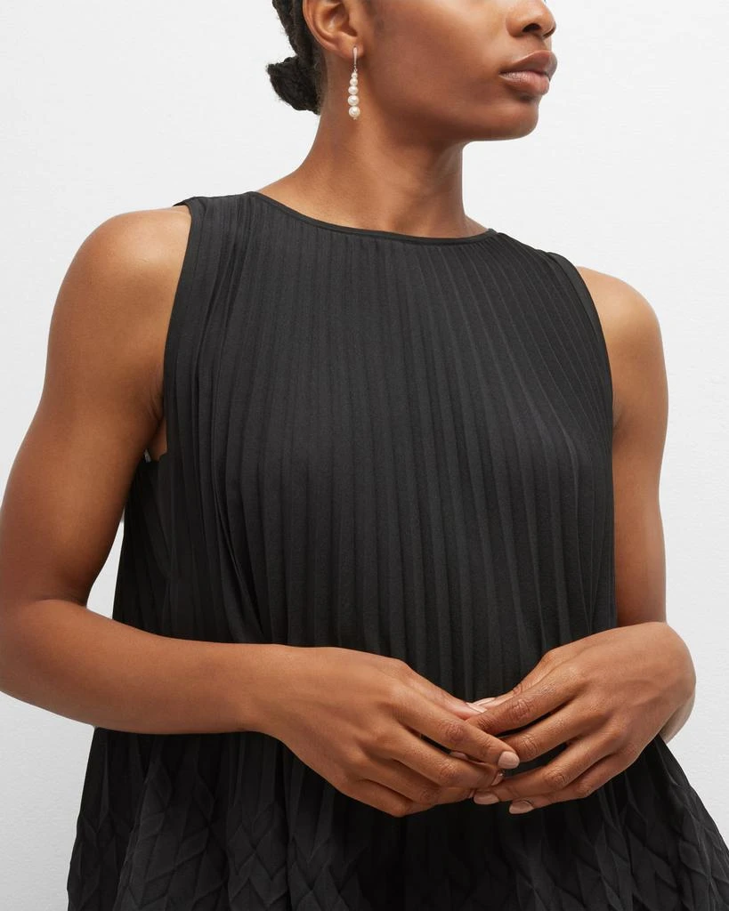 Utopia Graduated Pearl 
Diamond Earrings 5