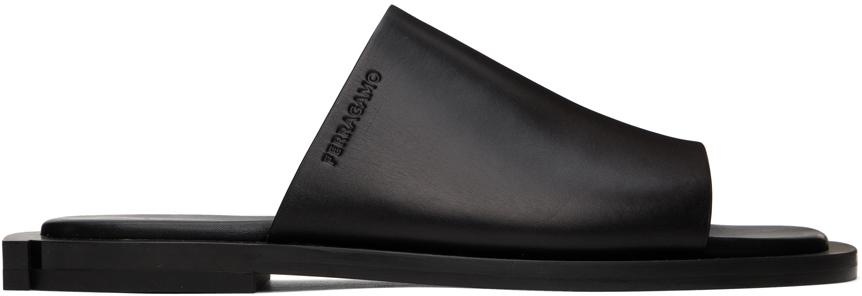 【送料&関税込】Ferragamo Logo Embossed Slip-on Sandals Salvatore Ferragamo Ferragamo Logo-Embossed Slip-On Sandals