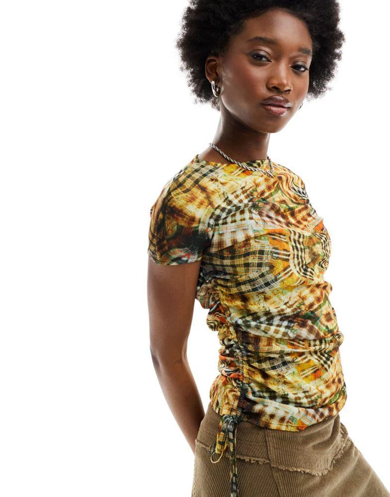 COLLUSION COLLUSION abstract check cap sleeve cut out top in multi 1