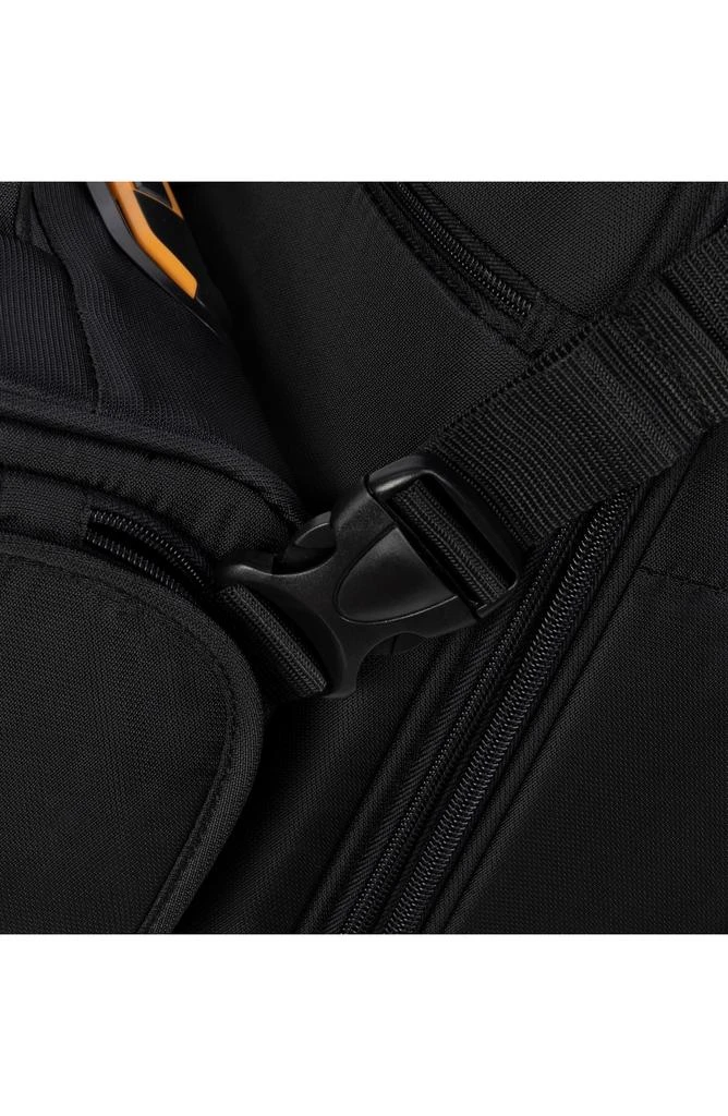 it luggage Simultaneous 25-Inch Softside Spinner Luggage 6