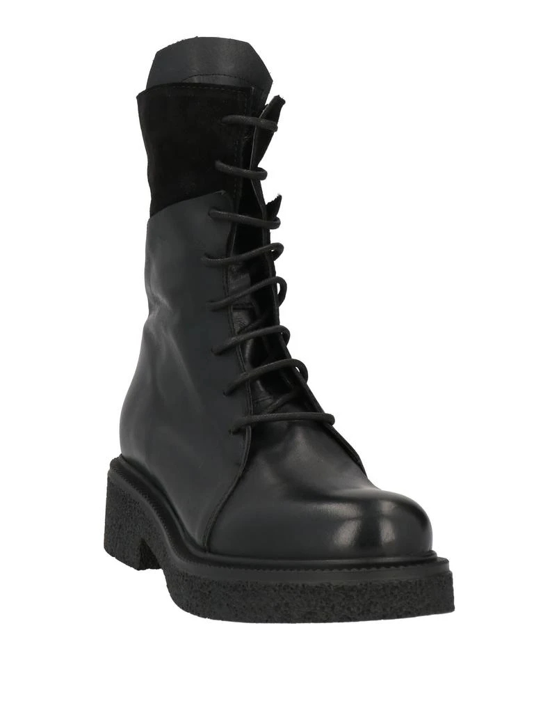 1725.A Ankle boot 2