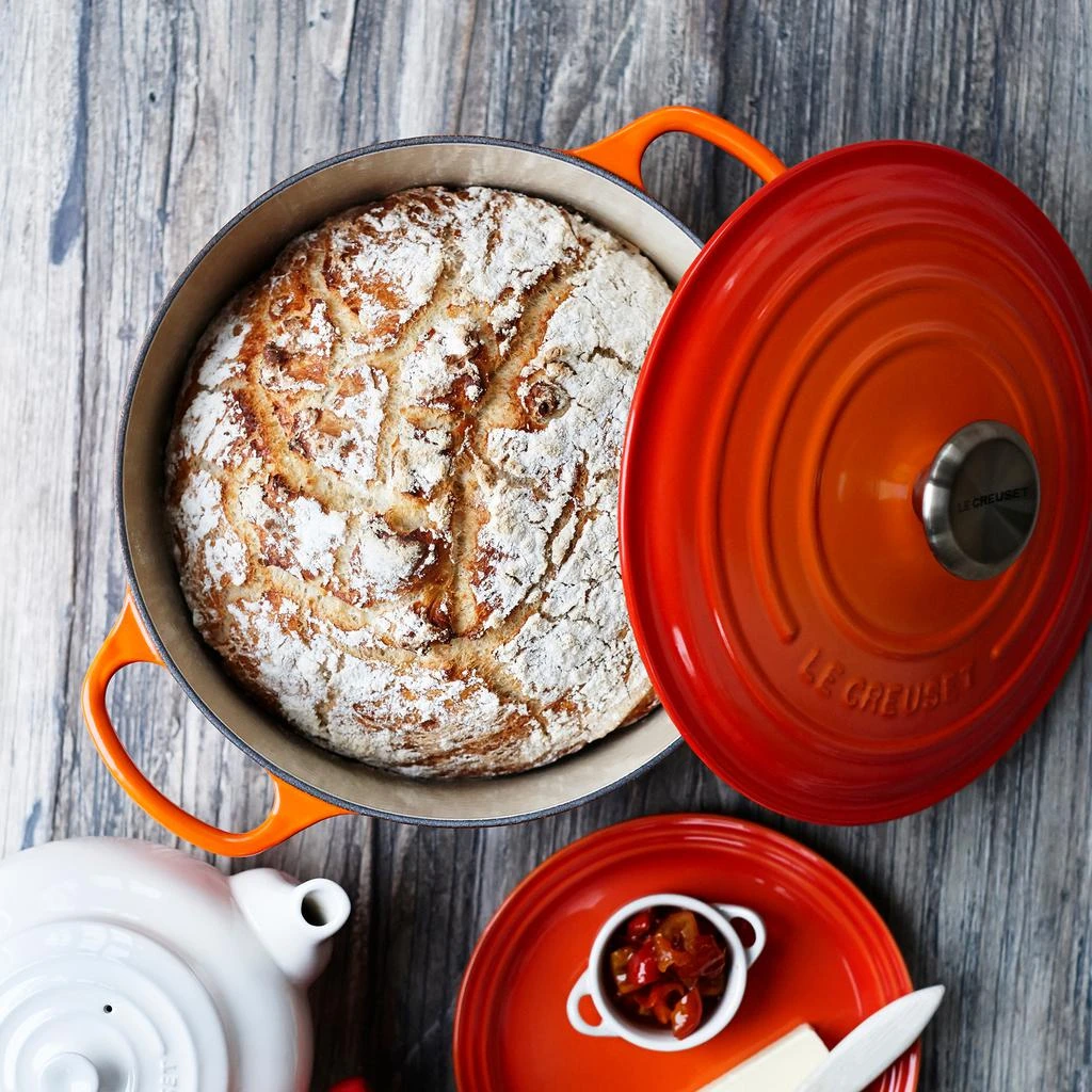 Le Creuset Signature Cast Iron Round Casserole - 28cm - Bamboo Green 3