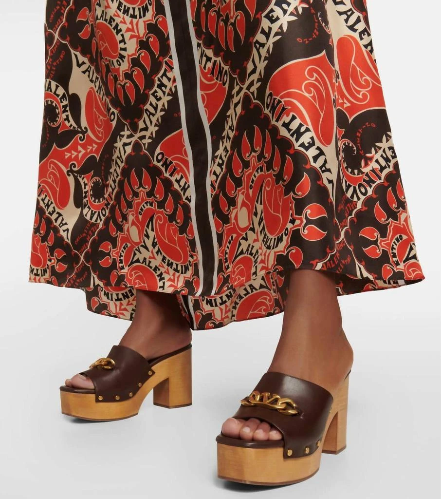 Valentino Valentino Garavani - Women
s Vlogo Chain Leather Mules 6