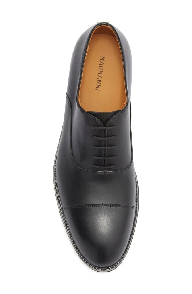 Magnanni Men\'s Eddison Cap Toe Oxford Shop Magnanni Eddison Cap Toe Oxford on Sale at BeyondStyle  main image 3