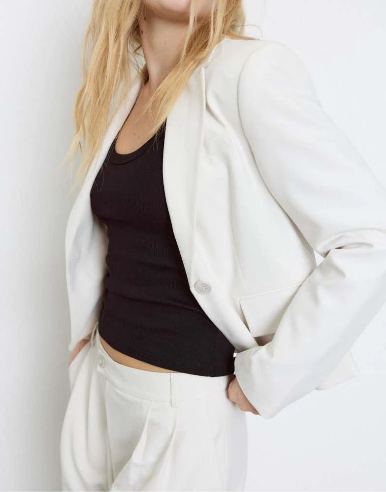 Stradivarius Stradivarius Cropped blazer in ice 3