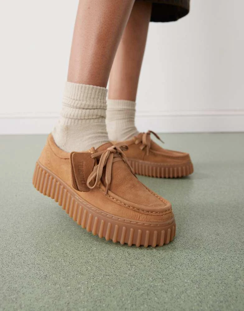 Clarks Clarks Suede Torhill Bee shoe in brown - Jeans - Free  display picture 2