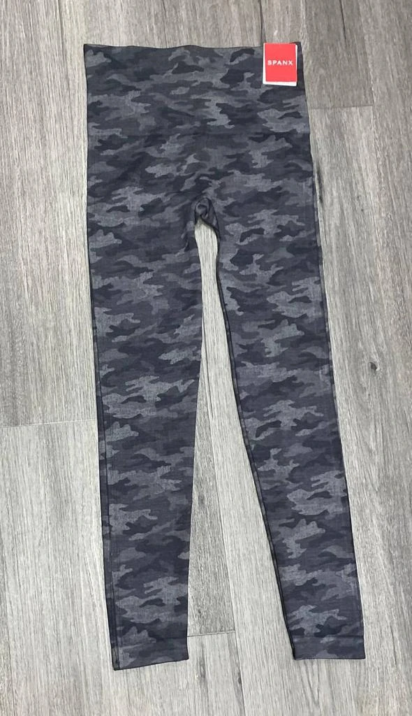 SPANX Spanx - Women
s Camo Compression Legging