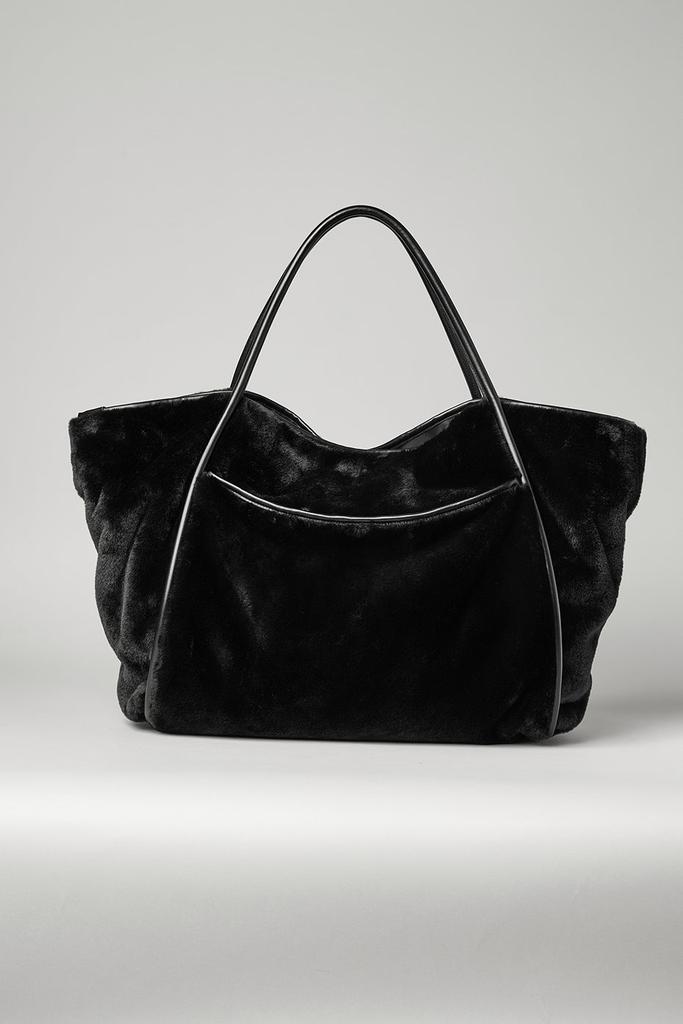 トートバッグ [Alo Yoga] Faux Fur Tote Bag Faux Fur Tote Bag - Toasted Almond | Alo Yoga