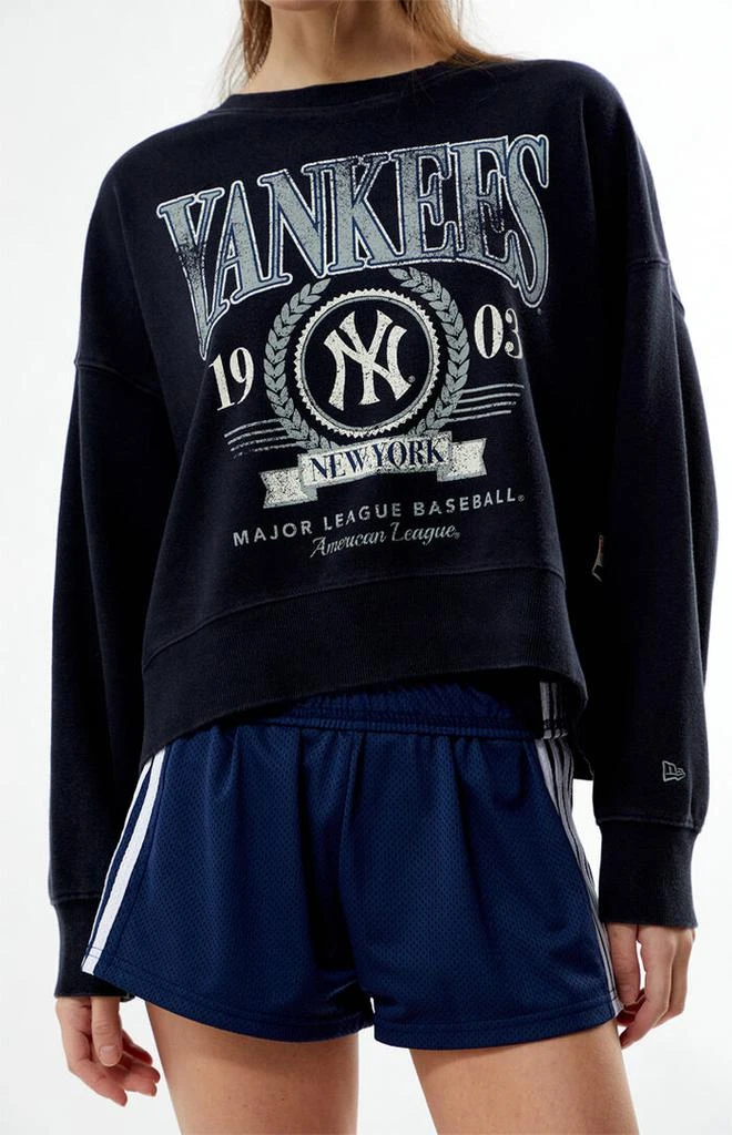 New Era NY Yankees Crew Neck Sweatshirt 2