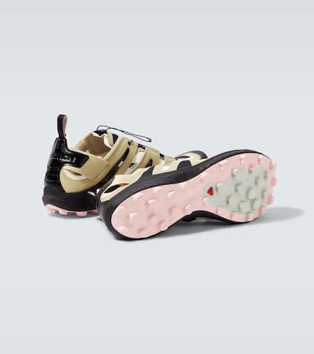 Shop Udara Advanced hiking shoes on Sale at BeyondStyle
