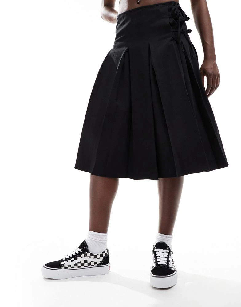 Vans Vans Checkerboard Old Skool Platform trainers in black and white 4