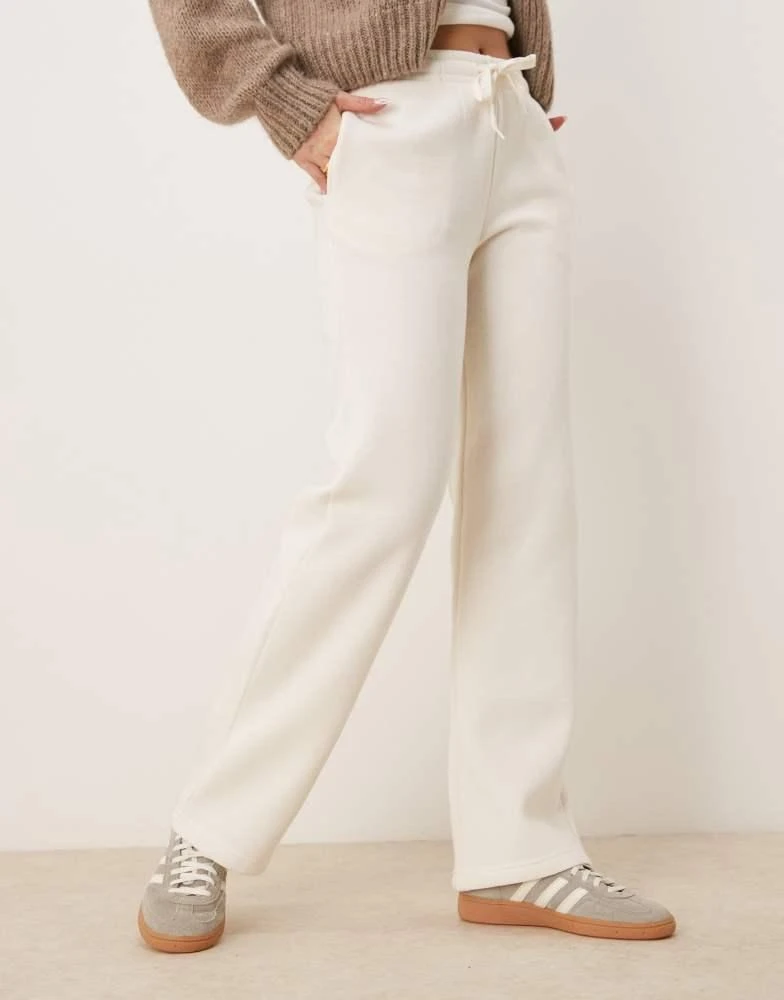 GINA TRICOT Gina Tricot loose fit straight leg joggers in cream 1