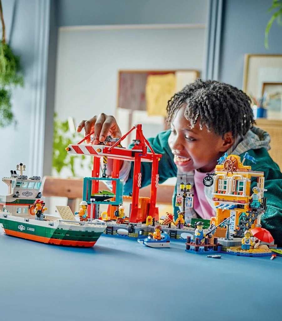 LEGO City Seaside Harbour with Cargo Ship 60422 5