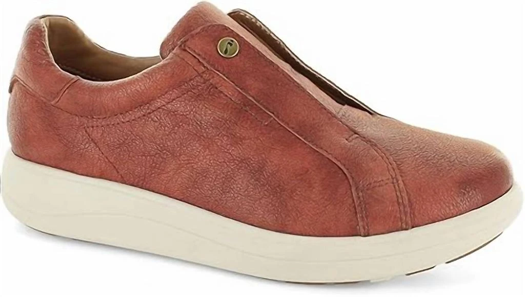 Strive Strive - Women
s Cosmic Athletic Slip-on Sneaker