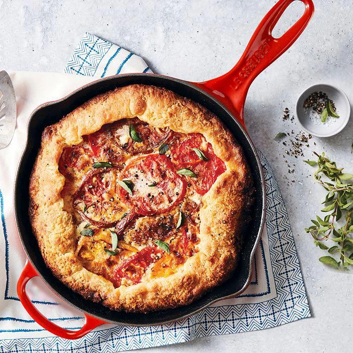 Le Creuset Signature 11.75" Cast Iron Skillet 2