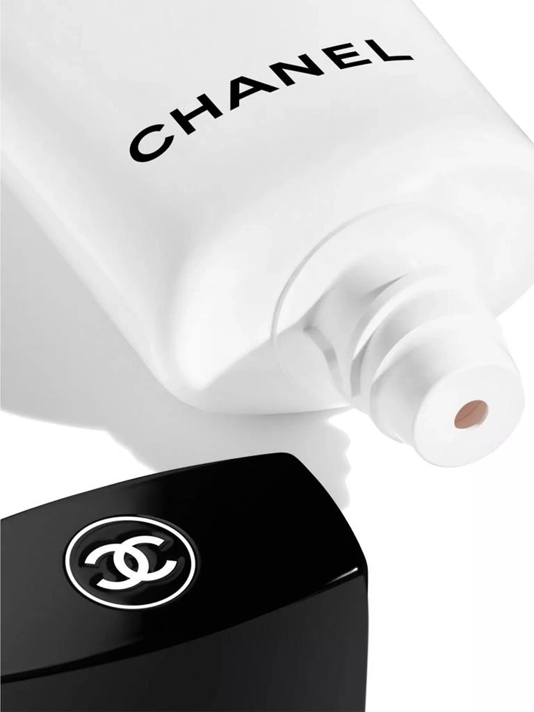 CHANEL Anti-Pollution Vitamin Clay Mask 2