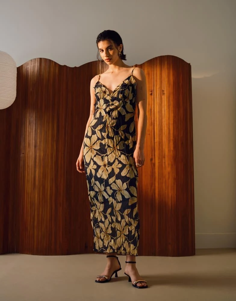 Topshop Topshop floral print crinkle mesh maxi dress in black 4