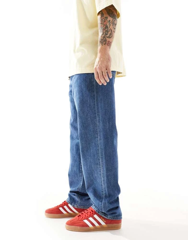 Levi's Levi's 568 loose straight fit lightweight cotton linen mix jeans in mid blue 2