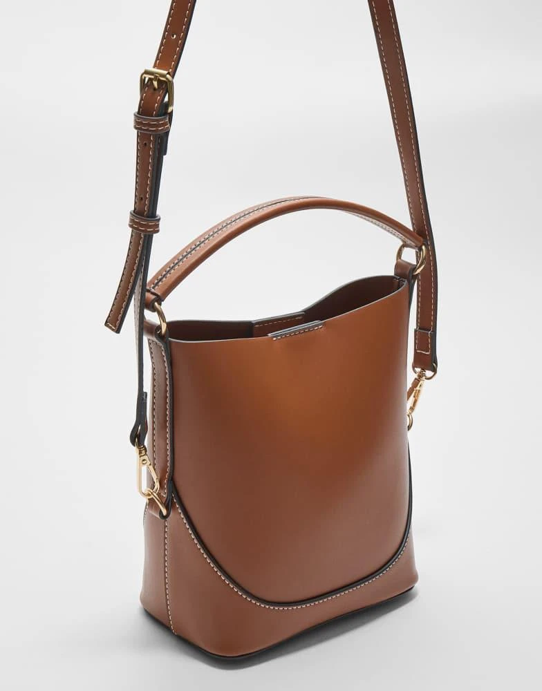 Stradivarius Stradivarius mini bucket bag with strap in pale camel 3