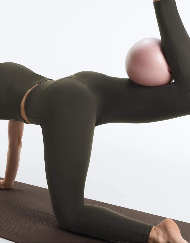 OYSHO OYSHO Evermove 65cm high rise ankle-length leggings in brown 4