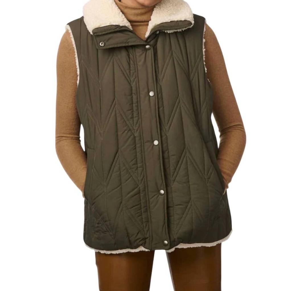 Bernardo Dual Charm Sherpa Vest In Olive