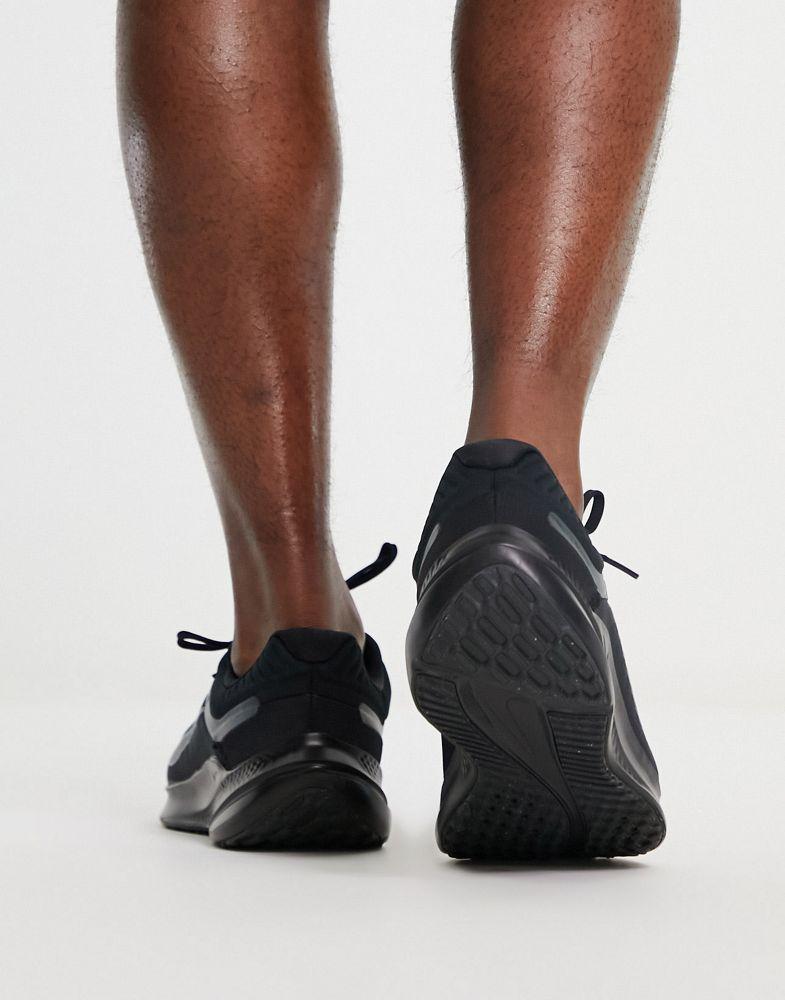 nike running quest 2 trainers in triple black
