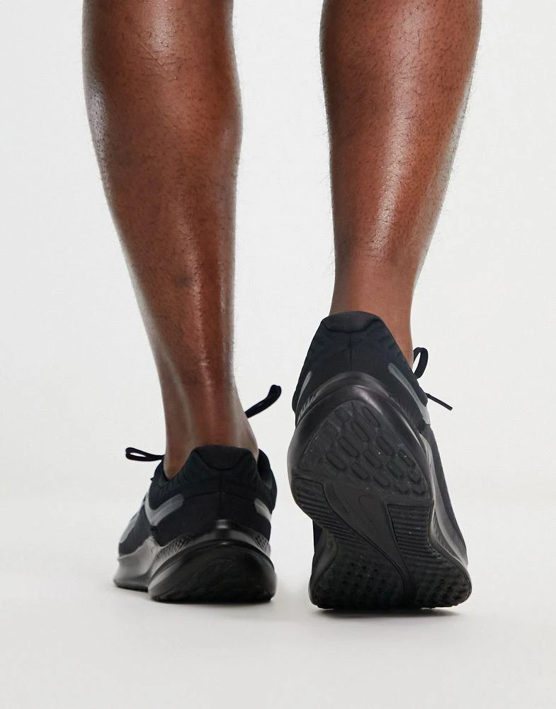 NIKE Nike Running Quest 5 trainers in triple black 2