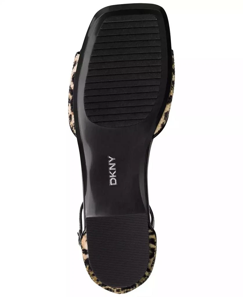 DKNY Women
s Dazey Ankle Strap Flat Sandals 5