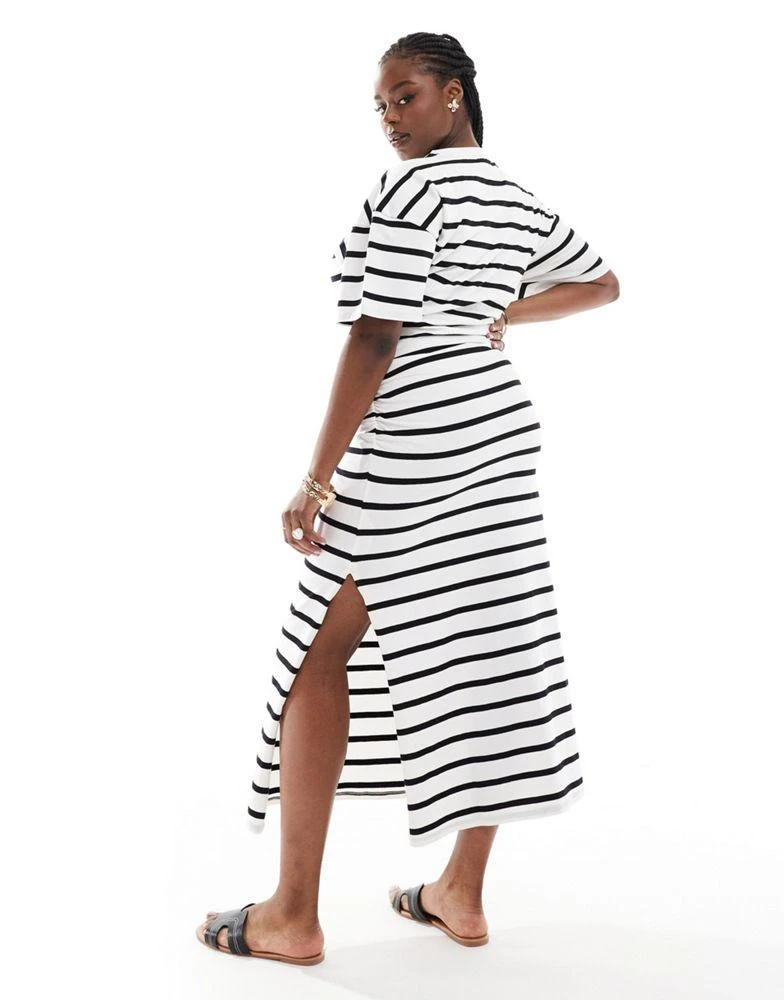 ASOS ASOS DESIGN Curve crew neck midi t shirt dress with ruched side in black and white stripe 2