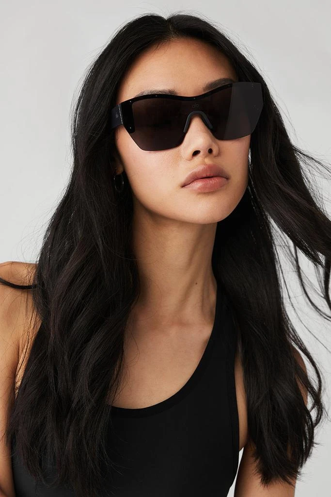 Alo Stunner Sunglasses - Black 3