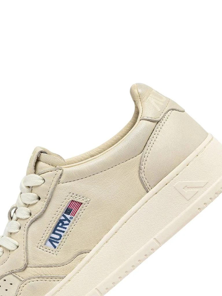 Autry Autry Medalist Low Sneakers In Winter White Nappa 6
